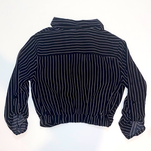 CROPPED PIN STRIPE BLOUSE - Picture 2 of 3